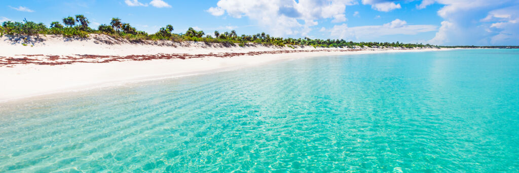 Turquoise water and white sand at Bernard Bay