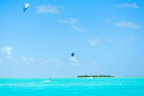 Downwind kiteboarding safari through the uninhabited Caicos Cays