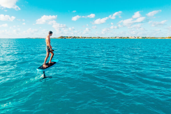 E-foil surfing in Turks and Caicos